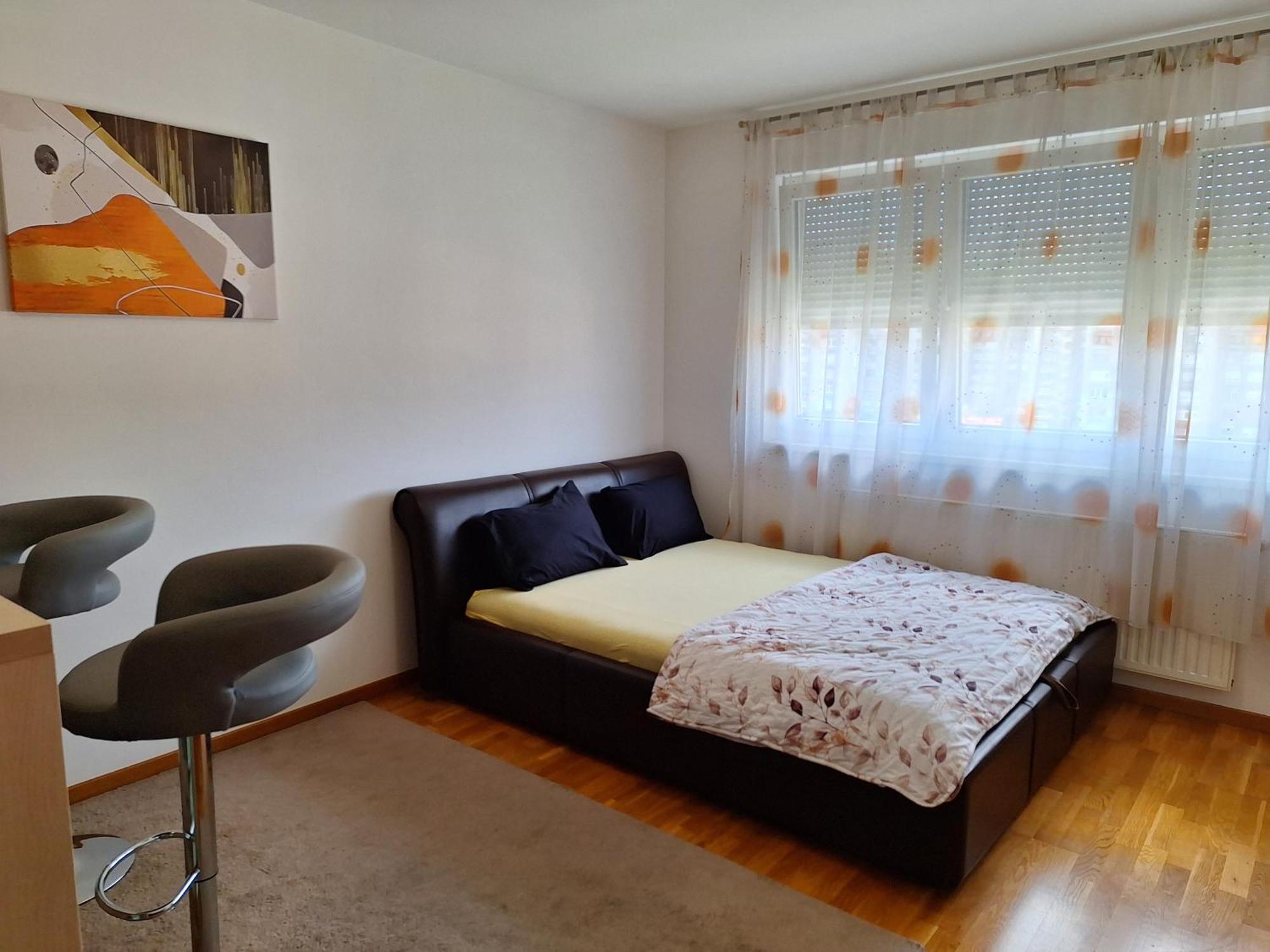 Sarah - Autobuska Stanica Apartment